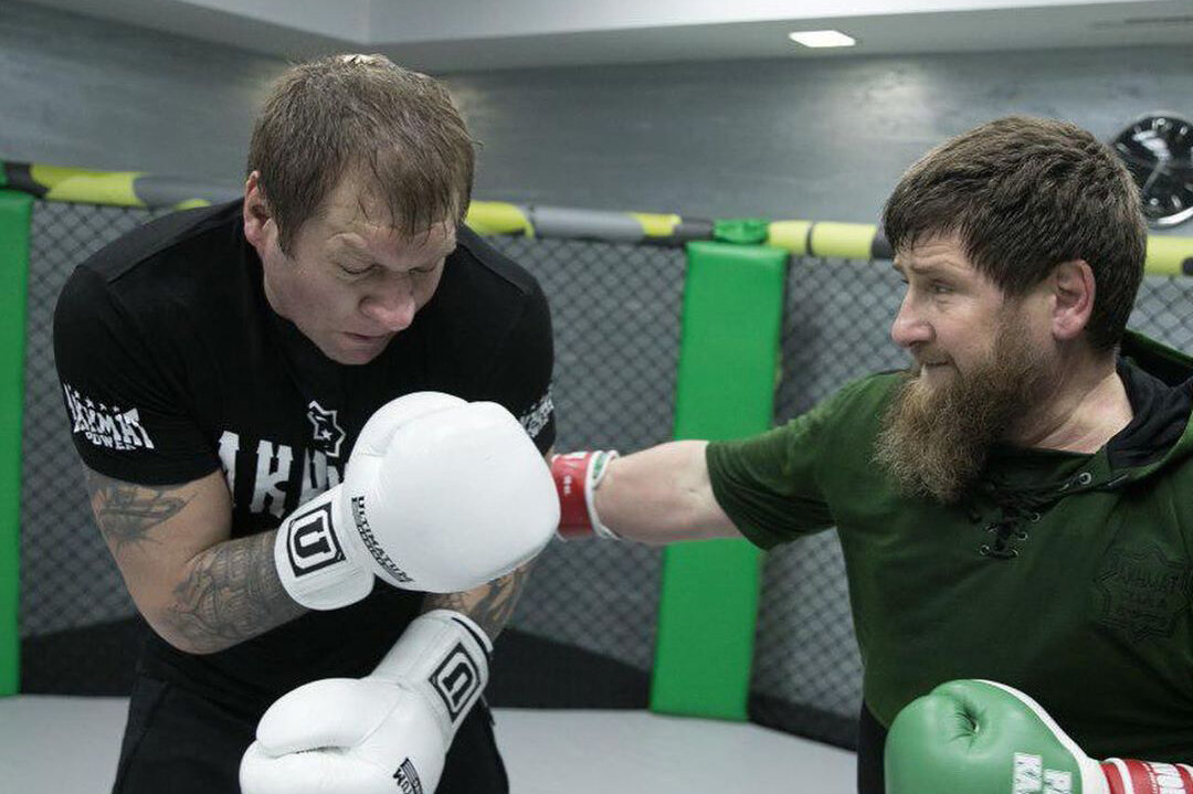 Спарринг между Емельяненко и Кадыровым