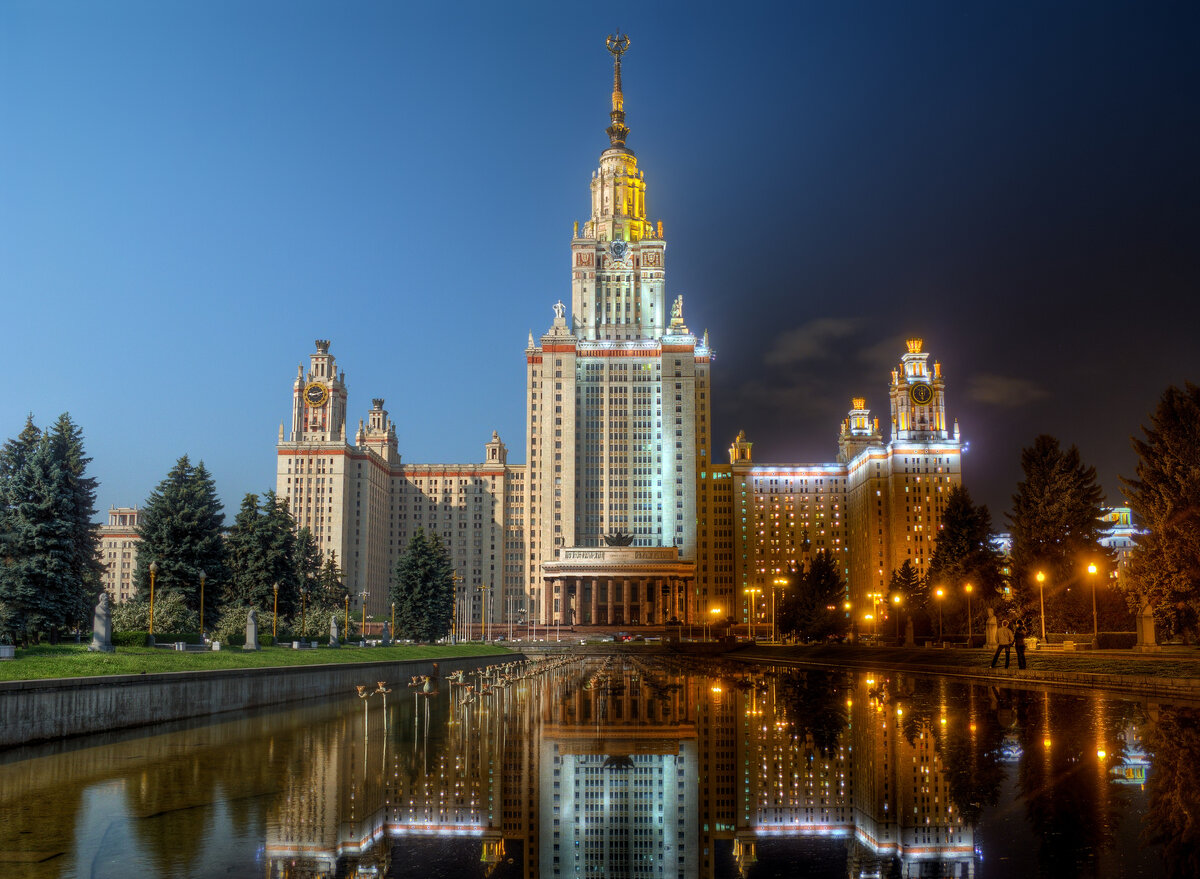 https://yandex.ru/images/search?from=tabbar&text=lomonosov%20state%20university&pos=0&img_url=https%3A%2F%2Fupload.wikimedia.org%2Fwikipedia%2Fcommons%2Ff%2Ffb%2FDay_to_night_-_Lomonosov_Moscow_State_University_%2528MSU%2529_%25287181447618%2529.jpg&rpt=simage