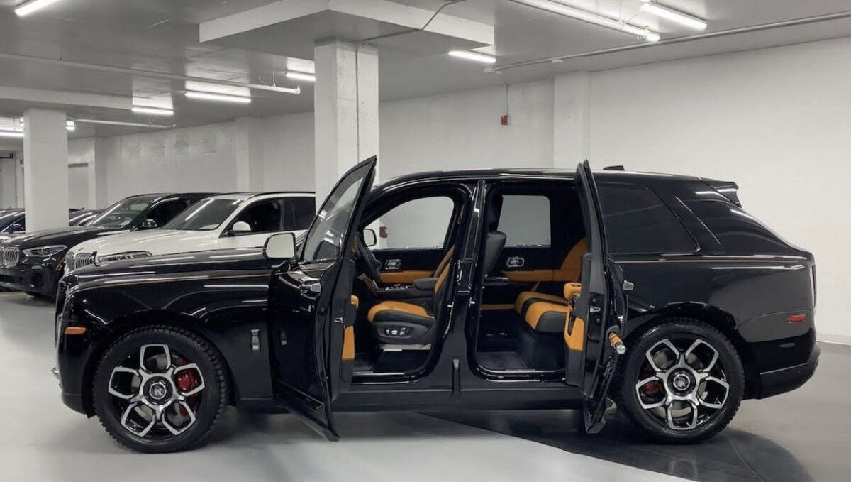 Диски black badge rolls royce cullinan R22. Диски кованные.