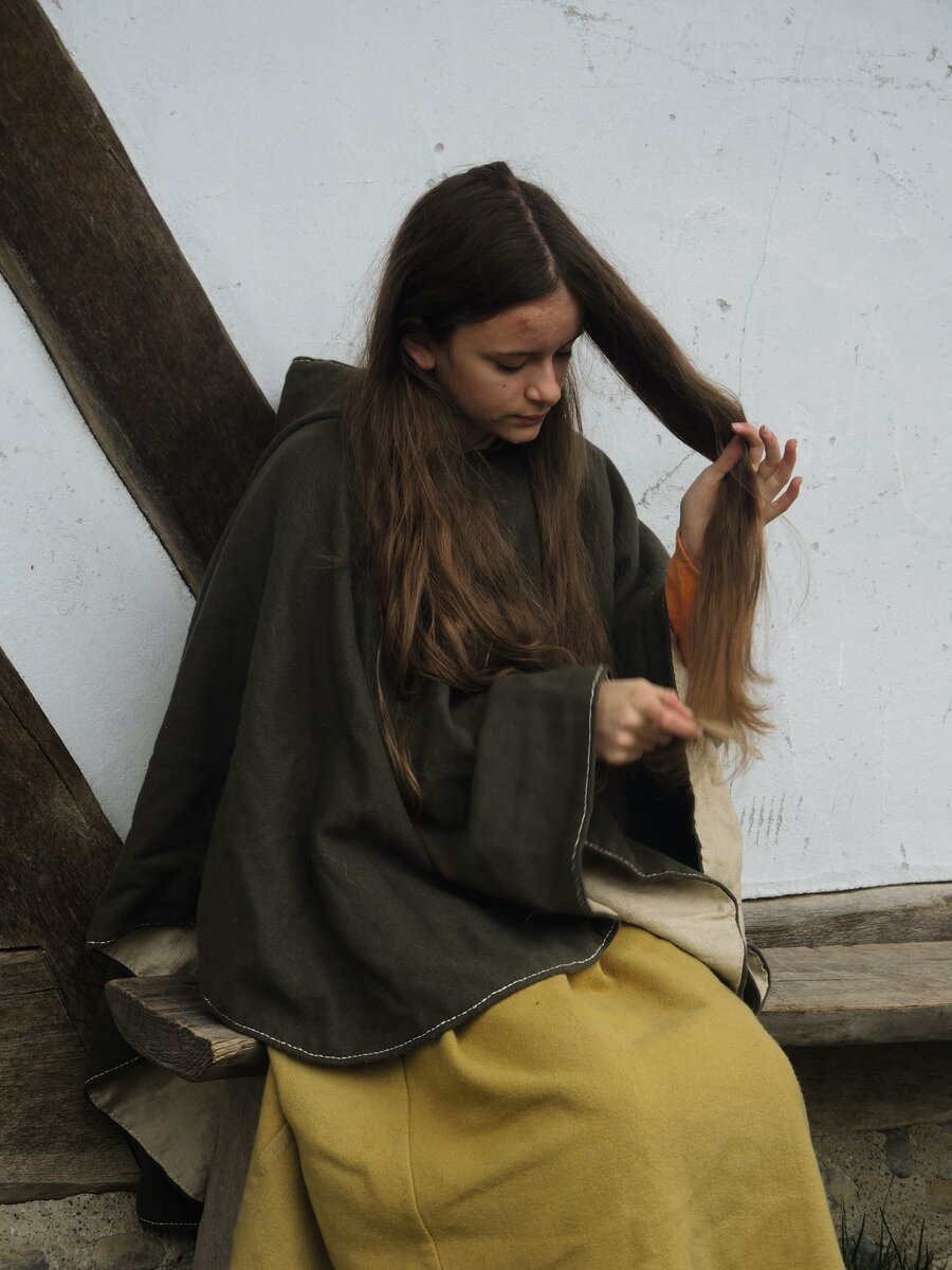 Как ухаживали за волосами в Средние века?