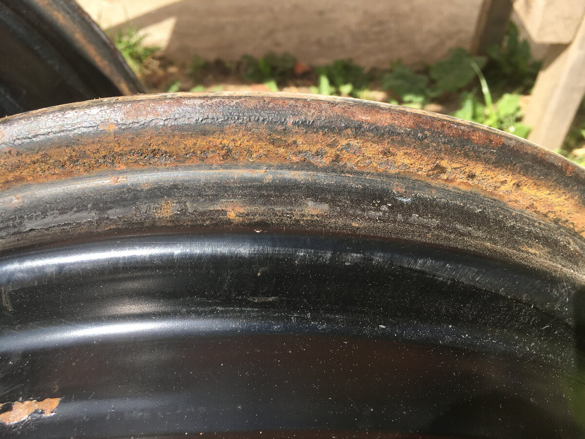 Вид с торца не лучше.