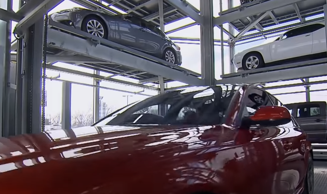 Компания возвращает деньги, если покупатели желают вернуть машину из-за несоответствия ожидаемых характеристик.