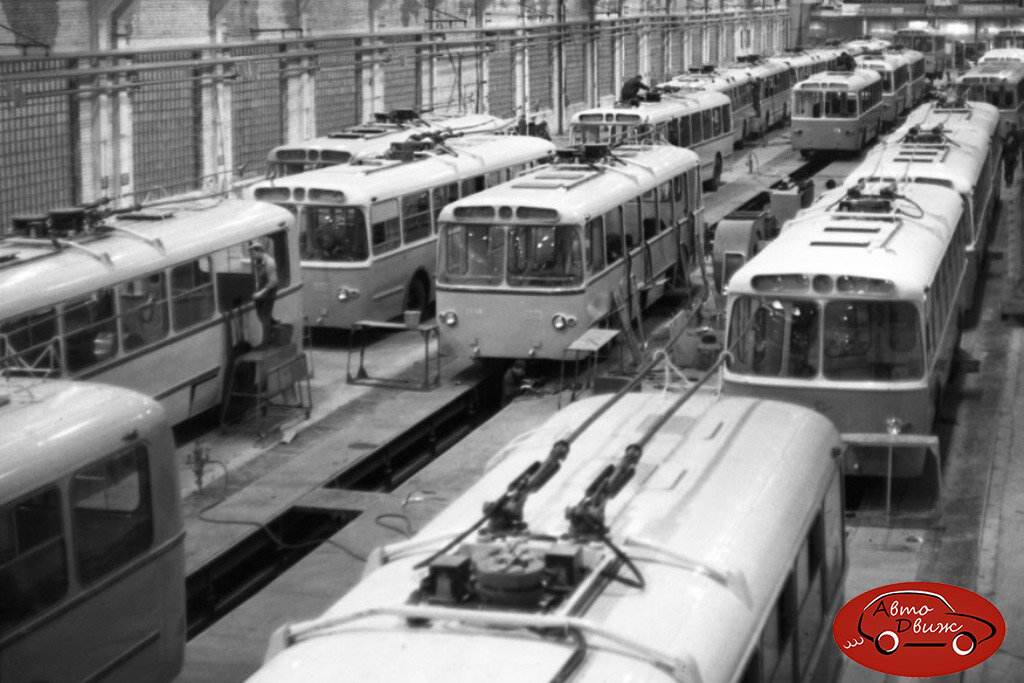 Троллейбусный завод имени М.С. Урицкого (ЗИУ), Энгельс, 1970 год