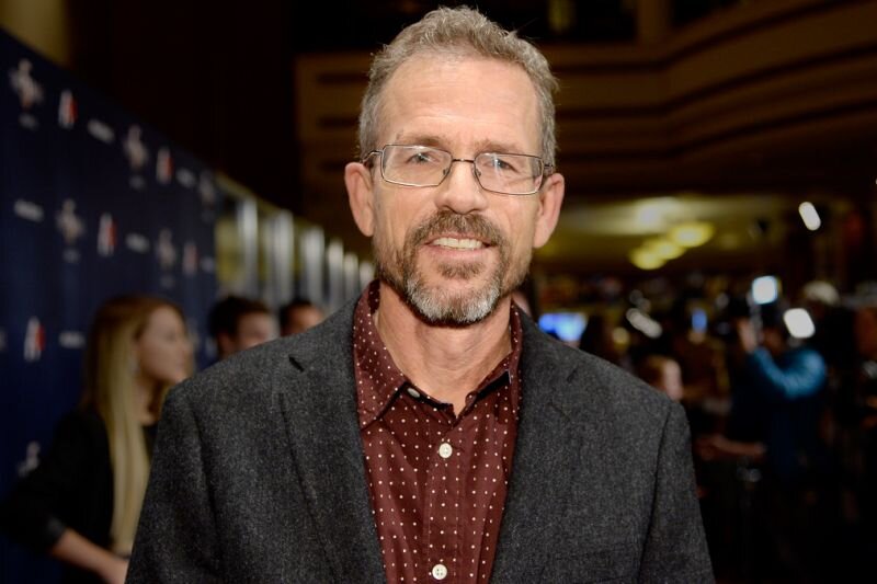 Автор романов - Рик Янси