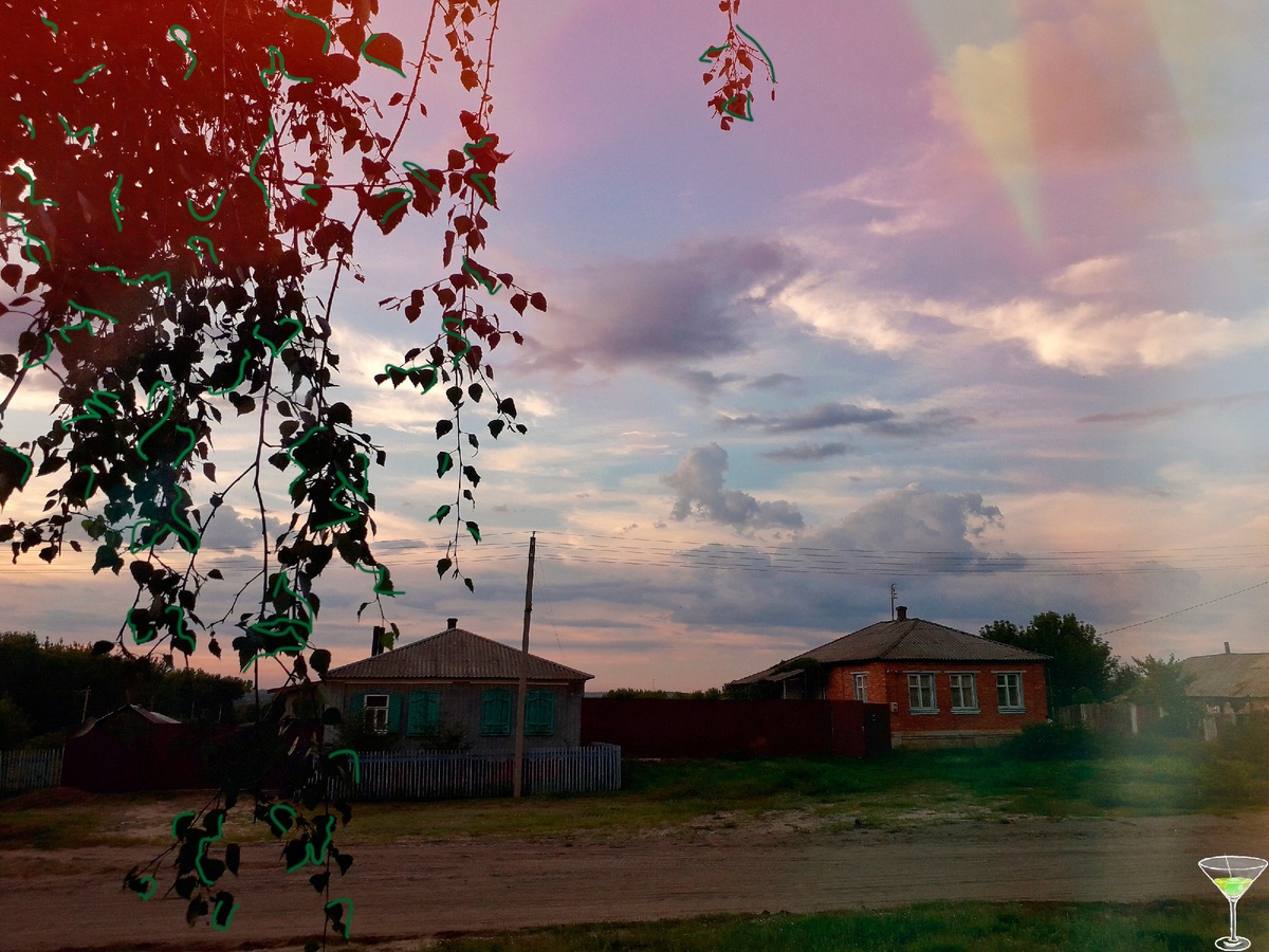 Он чувствовал необычайное тепло, находясь на родине