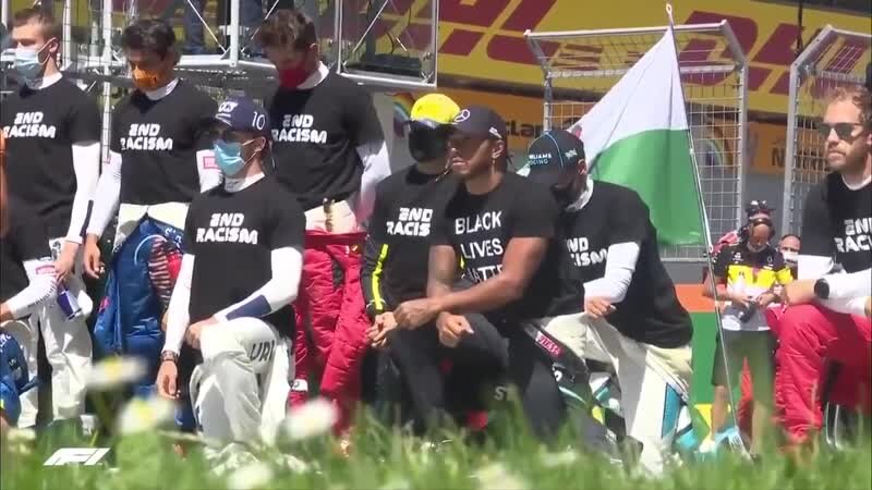 «Когда предложили как жест борьбы против расизма встать на колено, мне это было не много непонятным, потому что это так скажем, потому то это немного против моего менталитета русского, так скажем. Все таки встают на колено перед родиной, перед флагом, перед Богом». 