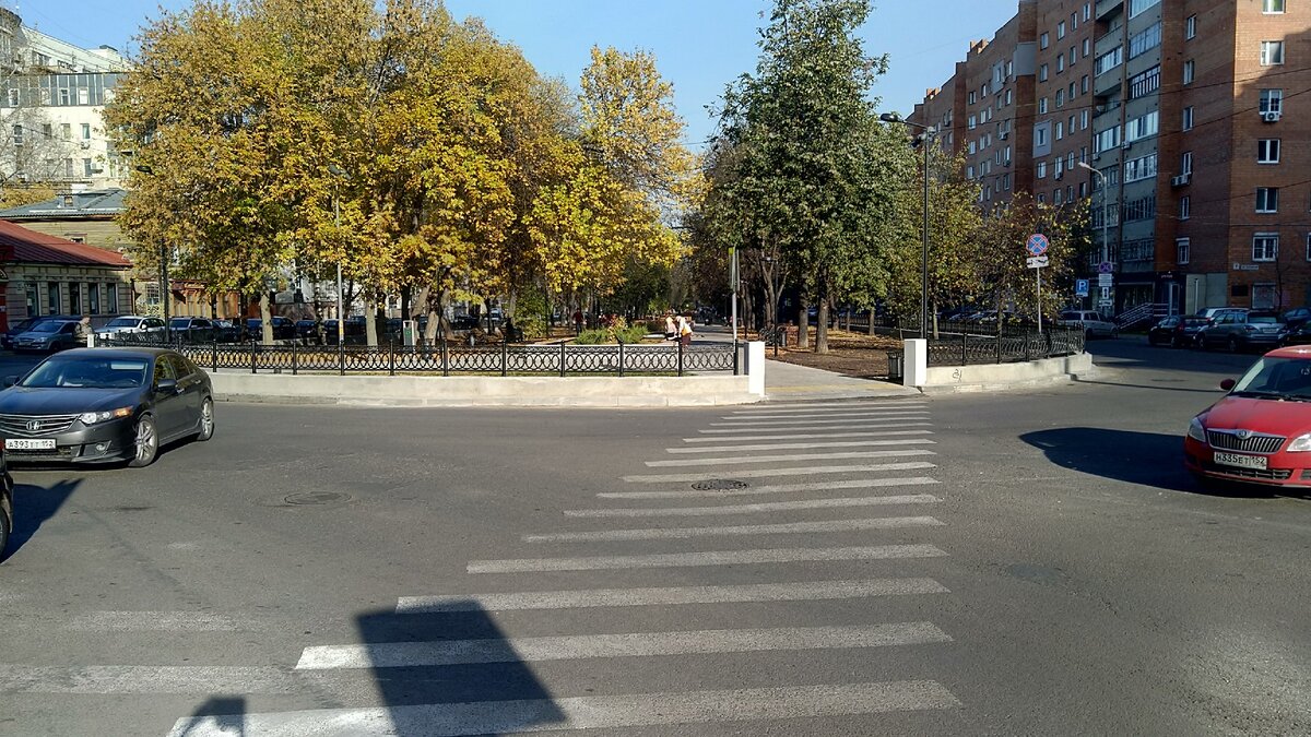 Сквер на Звездинке Нижний Новгород. Улица Звездинка Нижний Новгород. Нижний Новгород улица Звездинка 12 английское посольство.