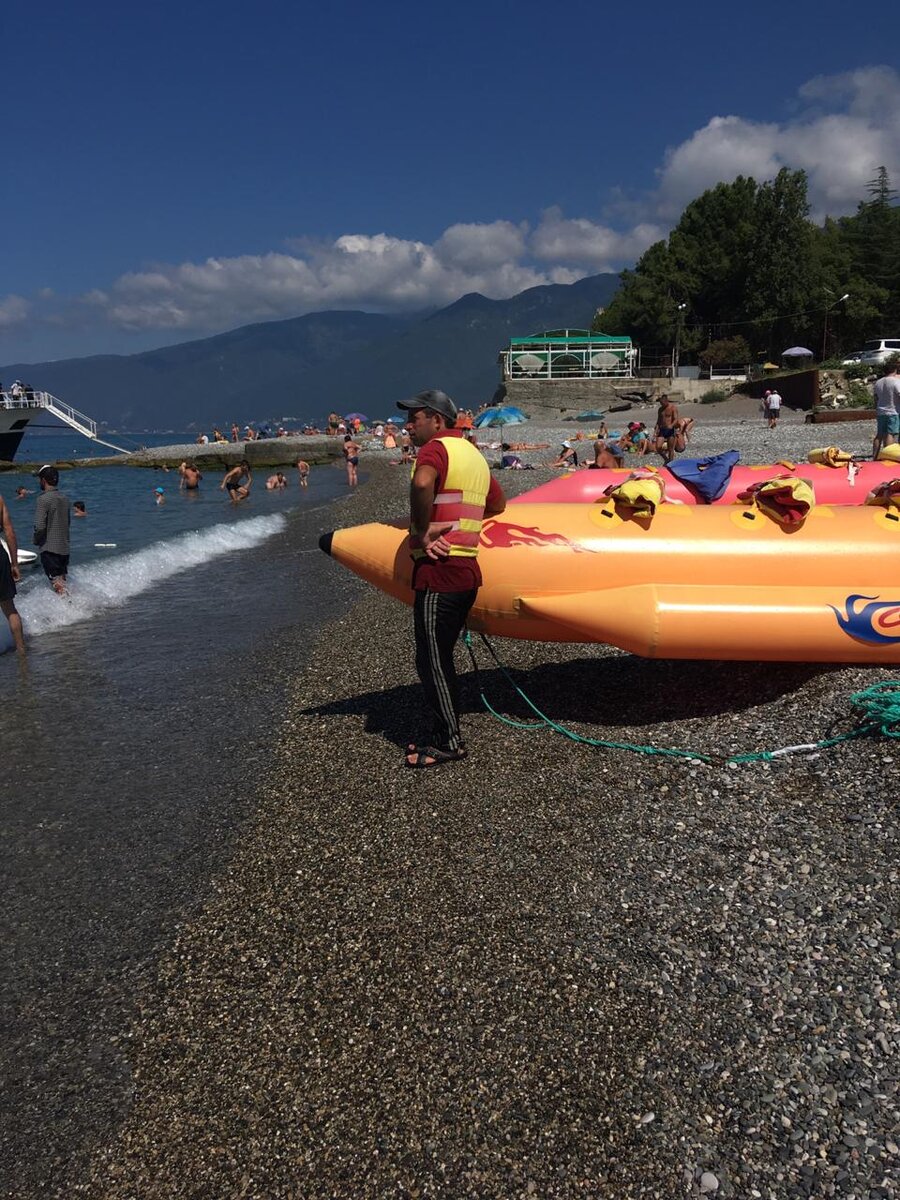 На этом банане мы очень круто прокатились далеко в синее море