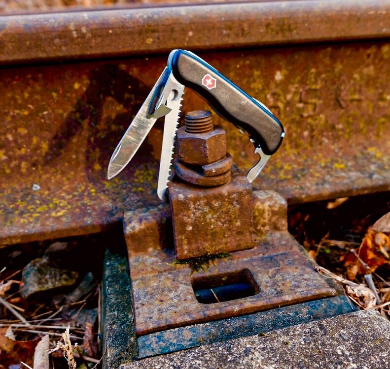 Victorinox Outrider рельсы.