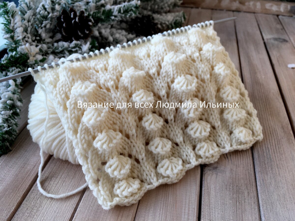 Остались довольны выбором. Счастливый работник. Довольный клиент. Коллеги. Группа людей.