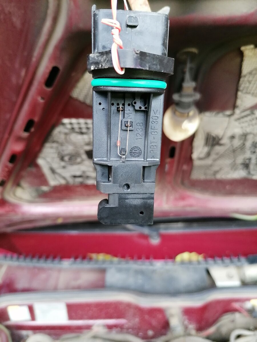 спираль видно, и не вздумайте до нее дотрагиваться руками, и иными предметами