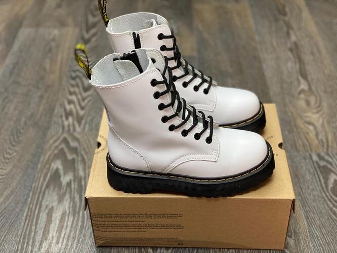 Модные и трендовые белые женские ботинки          Источник : google.comМодные и трендовые белые женские ботинки          Источник : google.com