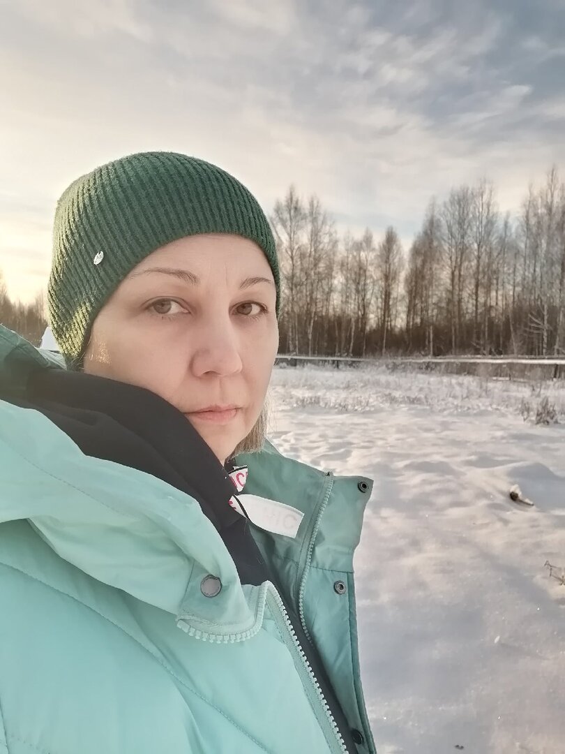 Эту шапку нашла в гардеробе. Шапка моей юности, когда ношу ее, мне тепло и уютно.