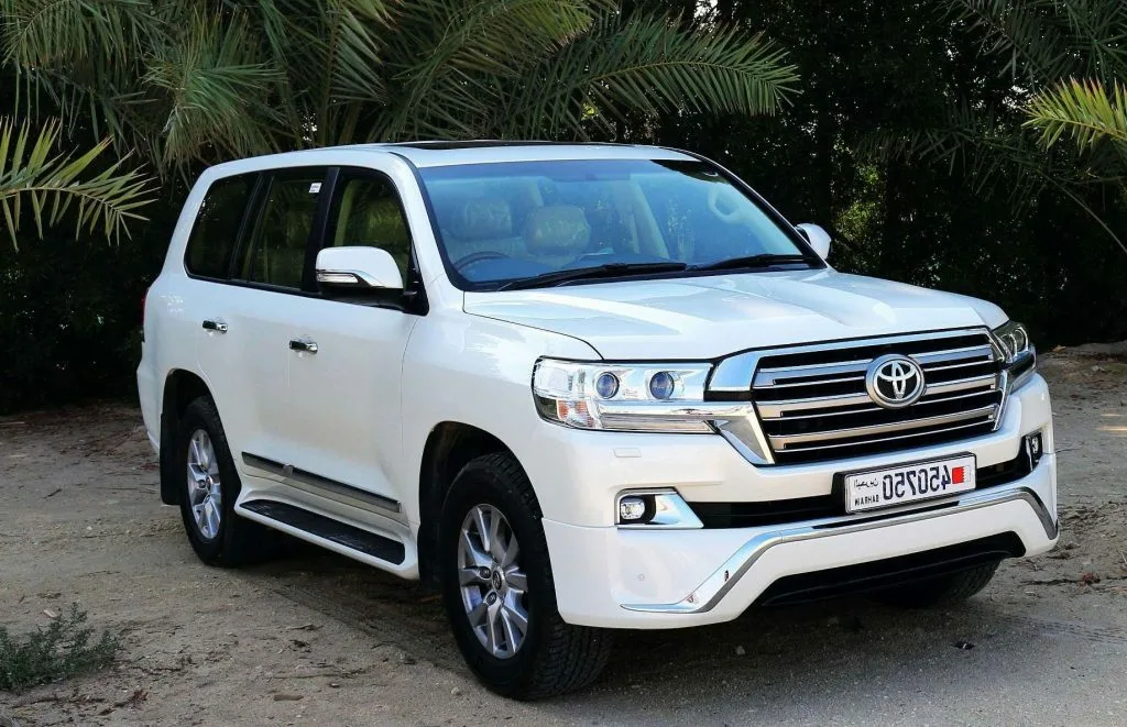 Новые модели тойота ленд крузер. Toyota Land Cruiser 300. Toyota Land Cruiser 300 белый. Toyota Land Cruiser 2020. Toyota Land Cruiser Prado 200.