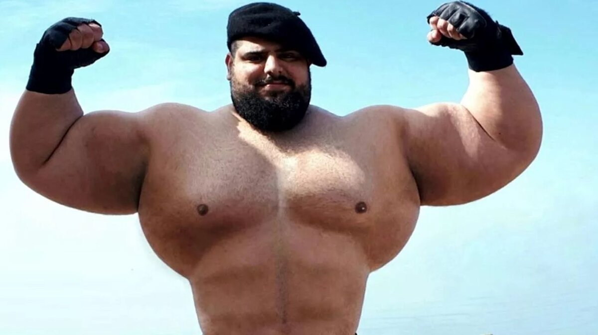 Огромный и скандальный бодибилдер «Иранский Халк» заявил что хочет перейти в ММА: оцениваем его шансы
