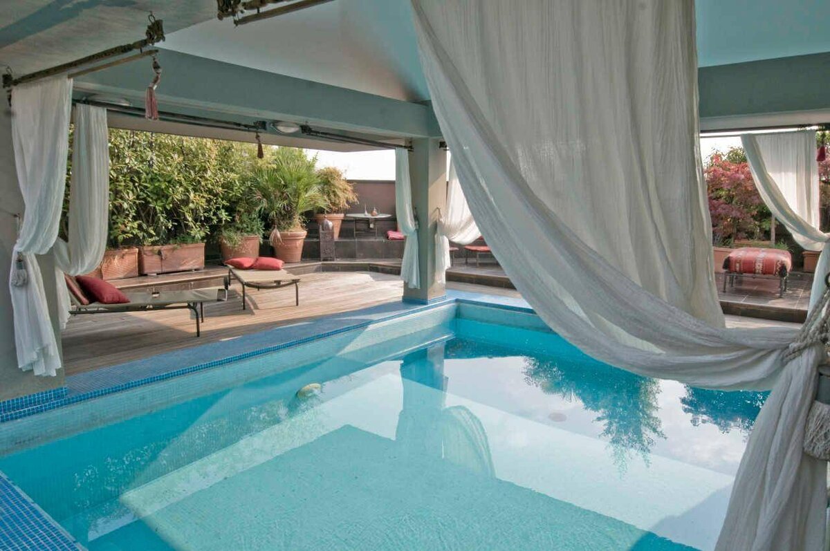 Бассейн (фото с сайта www.immobiliare.it)