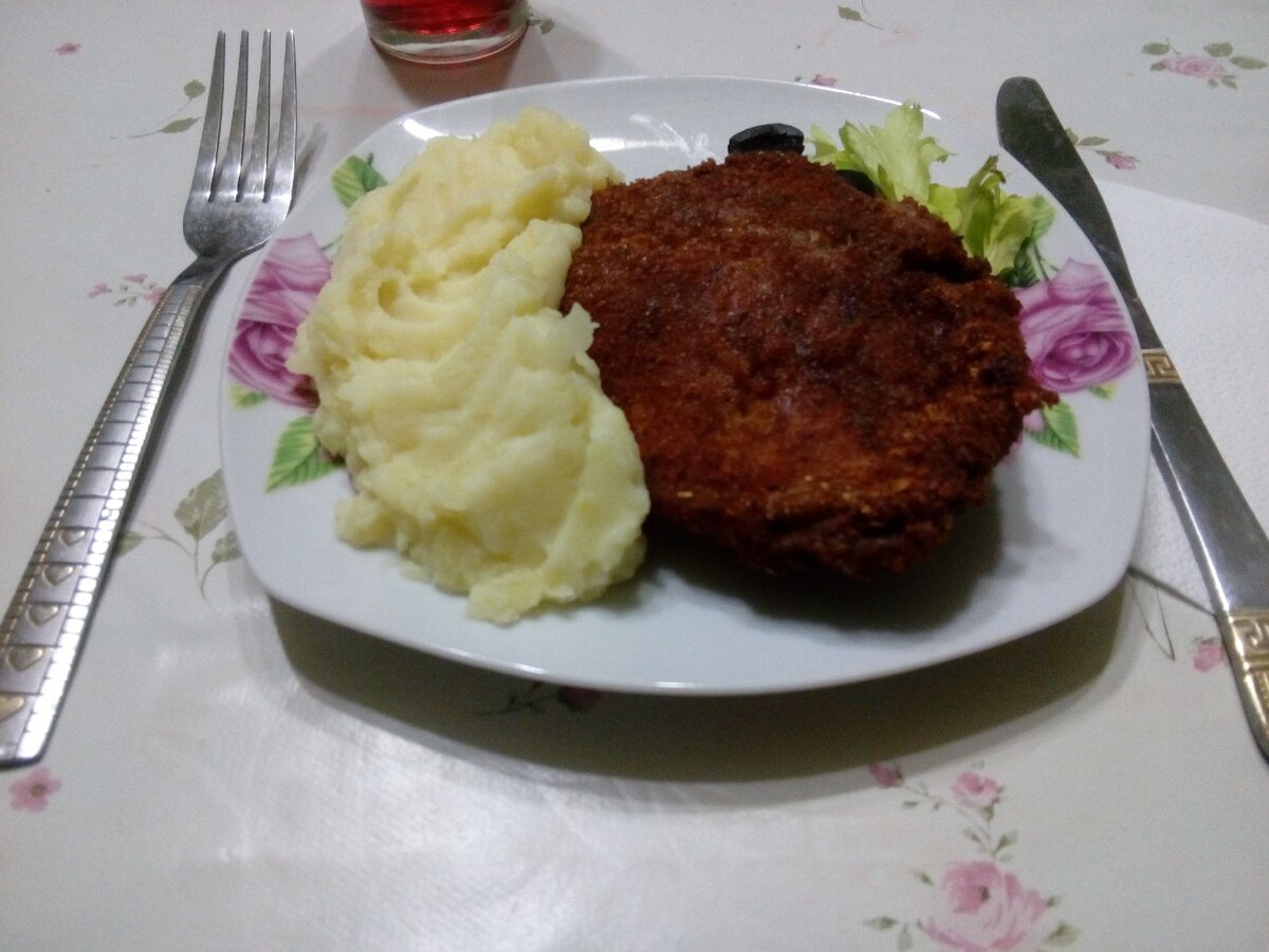 Отбивная в сухарях