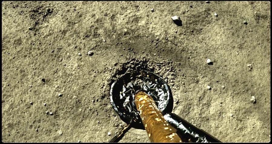 Фотография лунного грунта