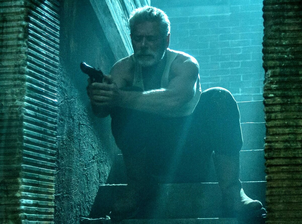 - Из собеса, говоришь? Не ври! Тот, который ко мне из собеса ходит, ещё с нашей первой встречи заикой стал! 