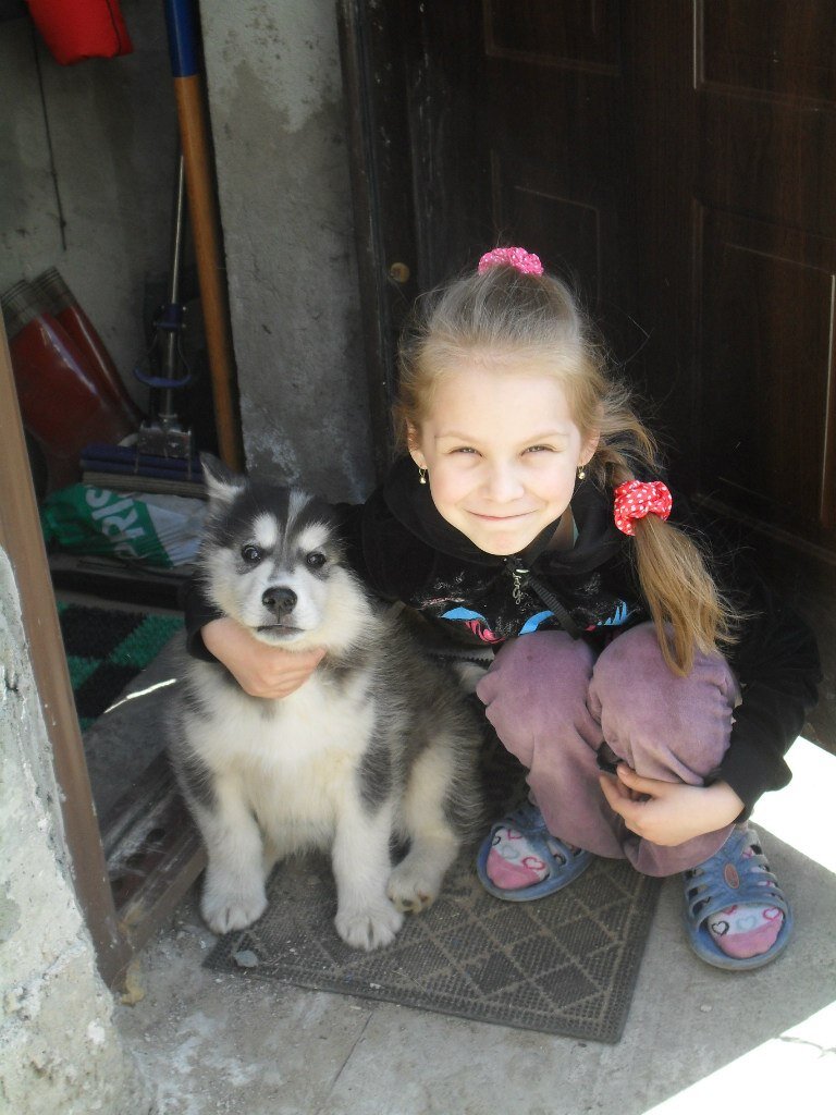 Любимая моя фотка. Такие они тут малыши: дочка и ее подарок) из личного архива