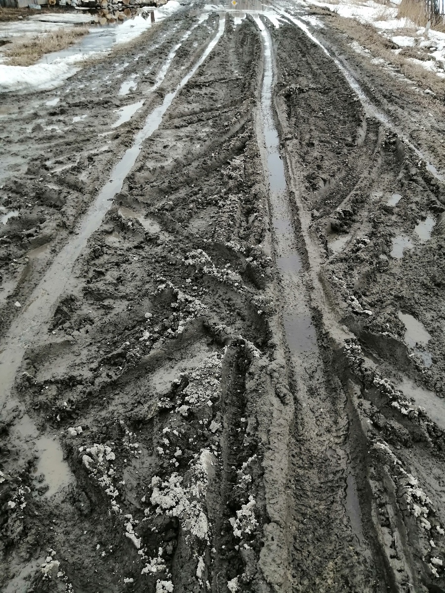 Местами глубина колеи достигает 18 см