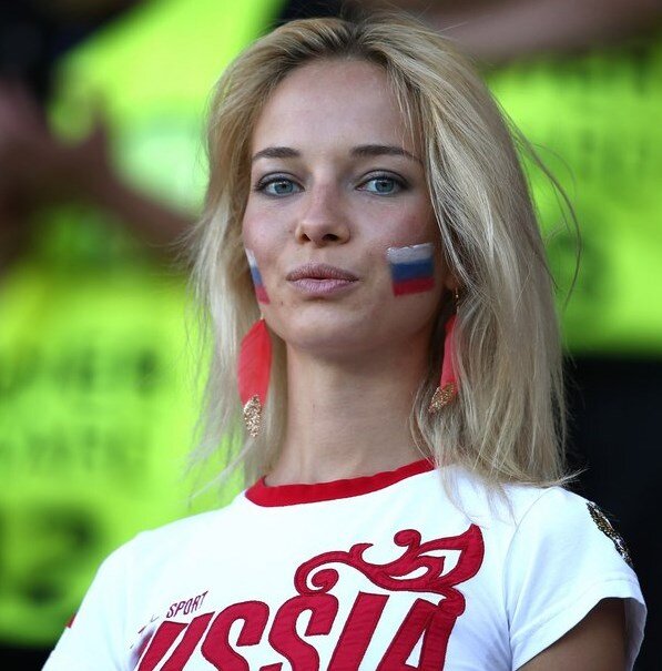 Фото: beam-truth.livejournal.com Наталья Немчинова на стадионе во время матча