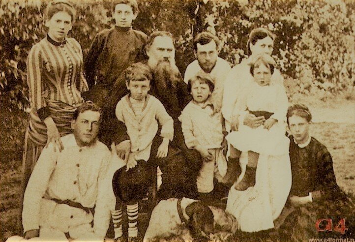 Л.Н. Толстой с семьей