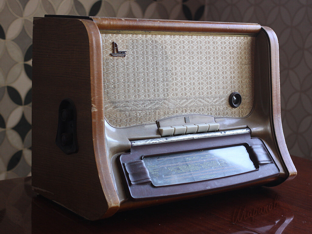 Даугава - пожалуй самая оригинальная радиола 50-х годов прошлого века ...