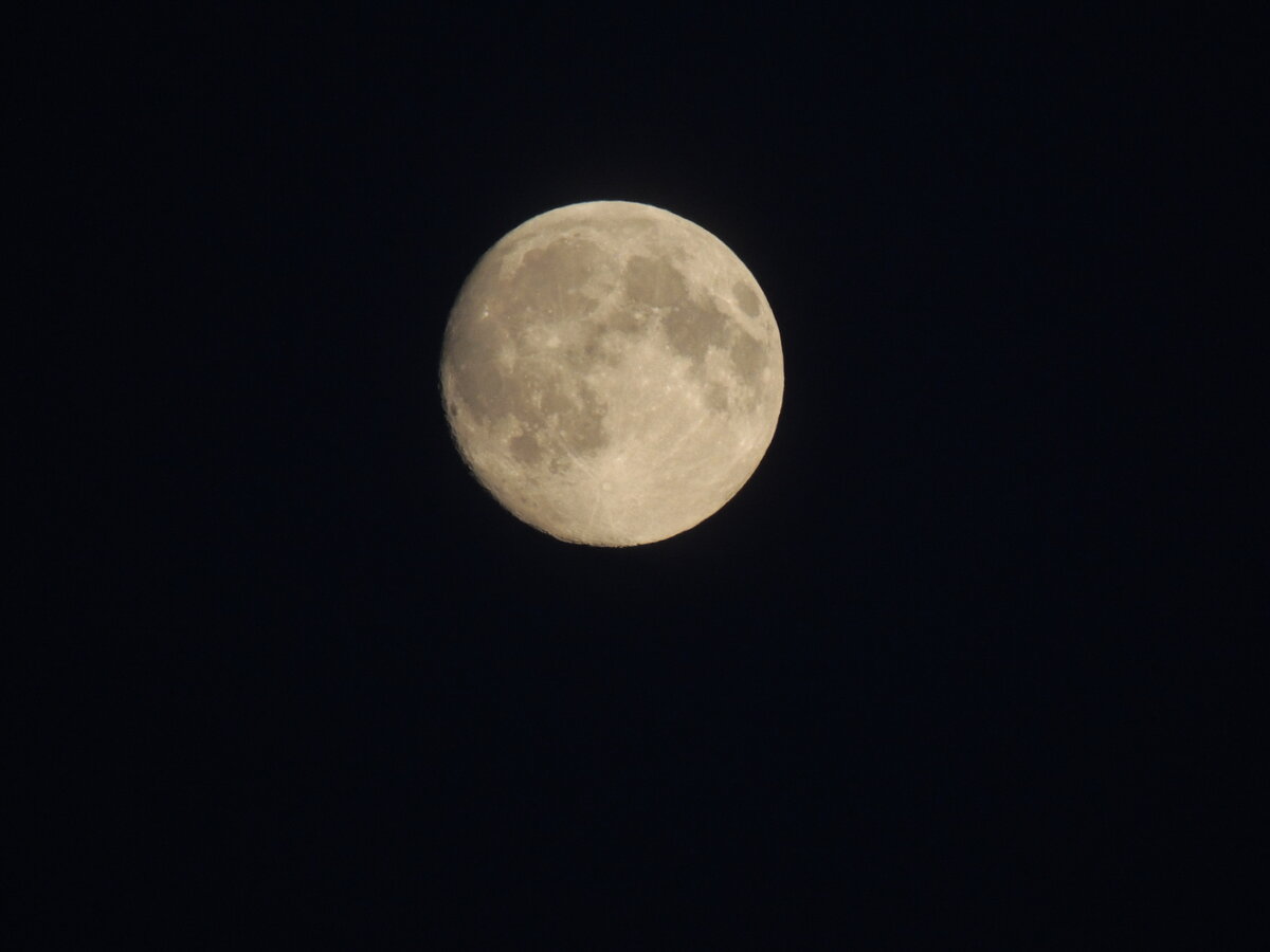  После принятия решения ехать, с вами могут произойти разные  чудеса и появляются необычные ощущения, необходимо прислушаться и не стоит их игнорировать. 