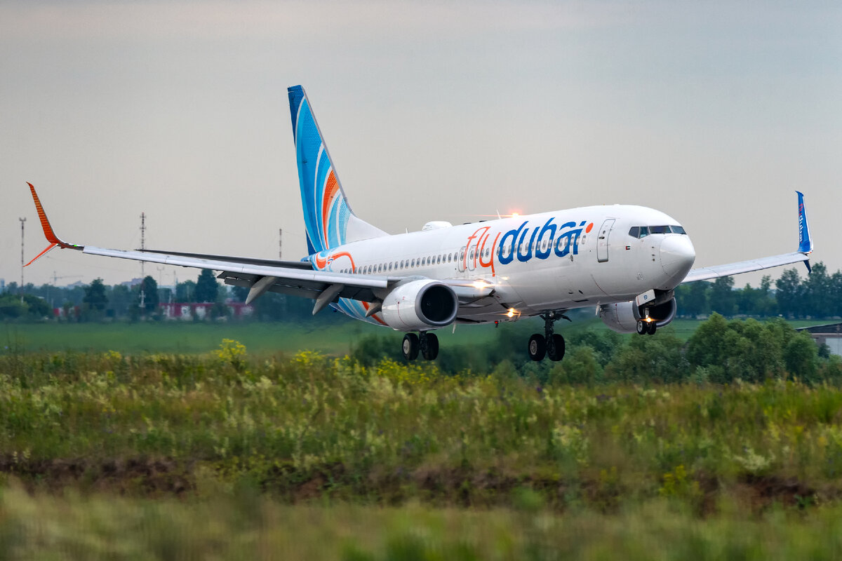 Boeing 737-800 A6-FED