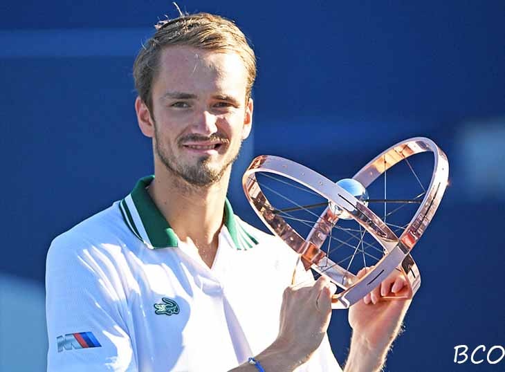 Красивый приз за победу в турнире.