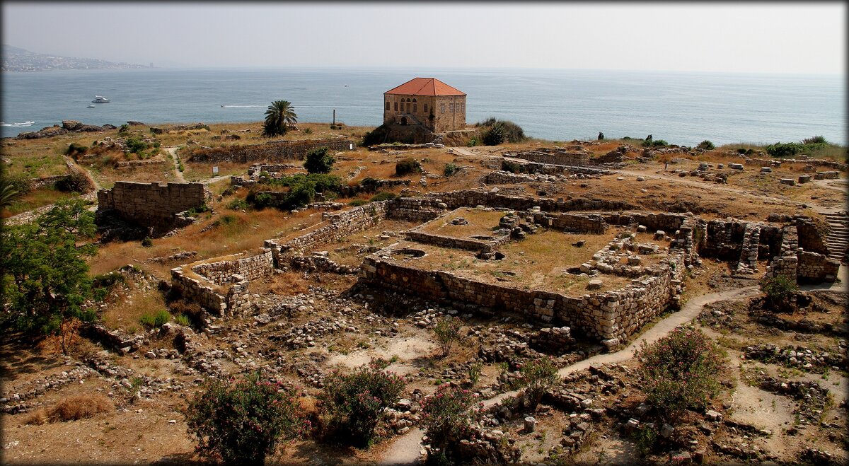 Где был город библ. Археологический парк Бейрут. Библ Ливан. Руины финикийского города Амрит. Библ Ливан 5000 до н э.