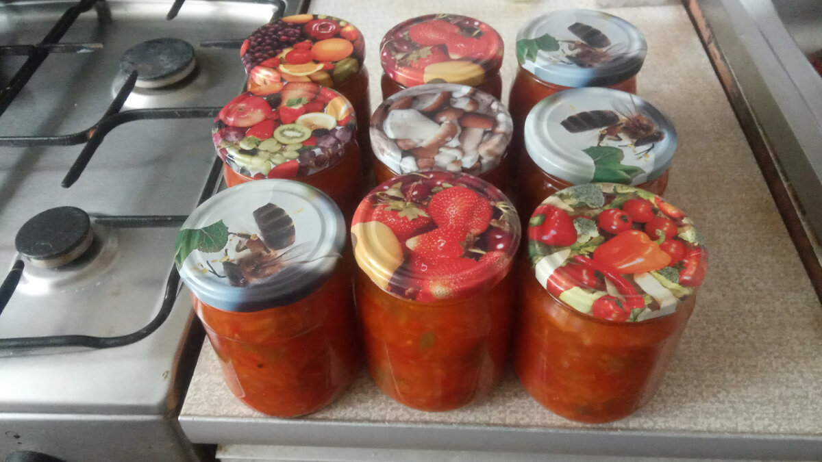 Вот такие девять 0,5 литровых баночек отправила вчера в холодильник