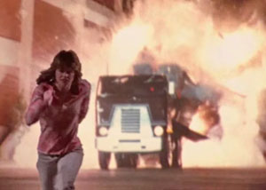 Момент взрыва грузовика