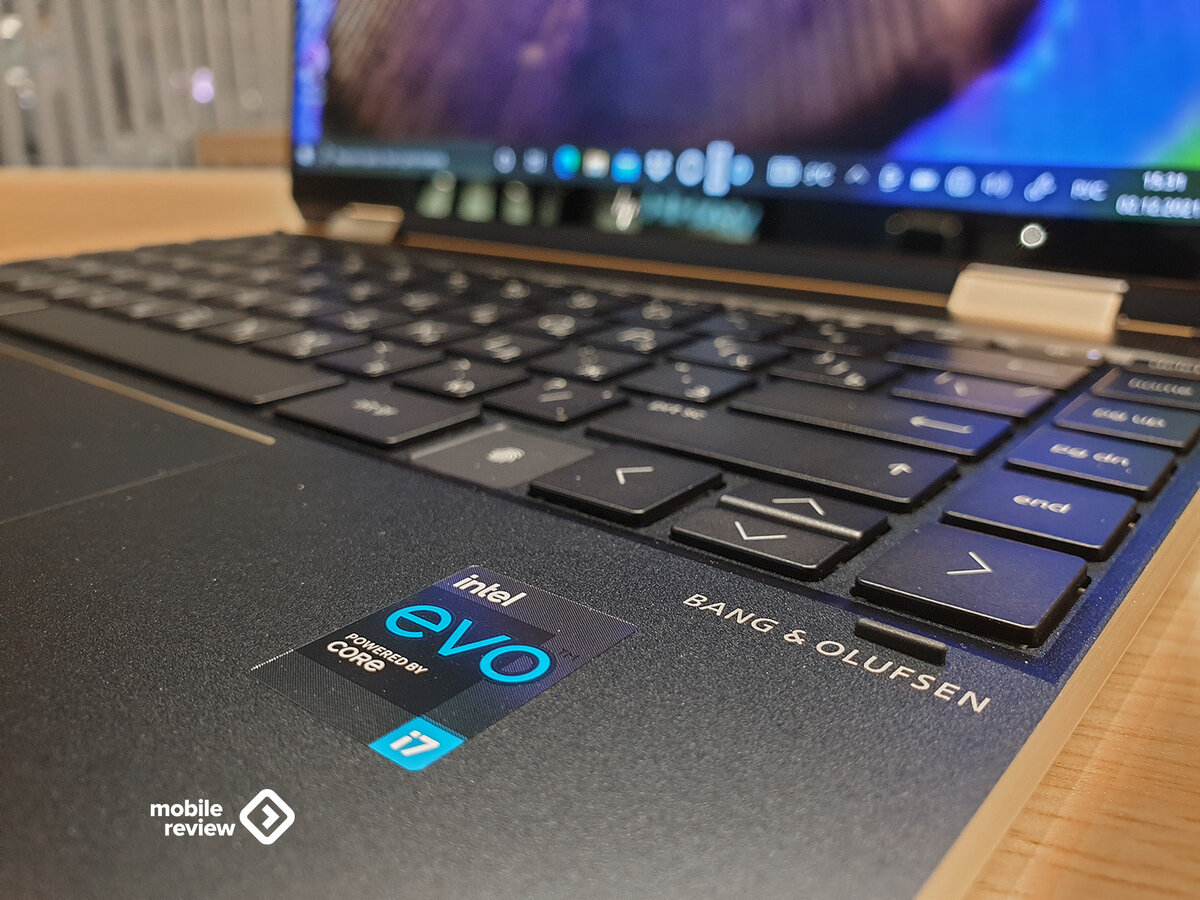 Логотип Intel Evo намекает, что перед нами топовый лэптоп.