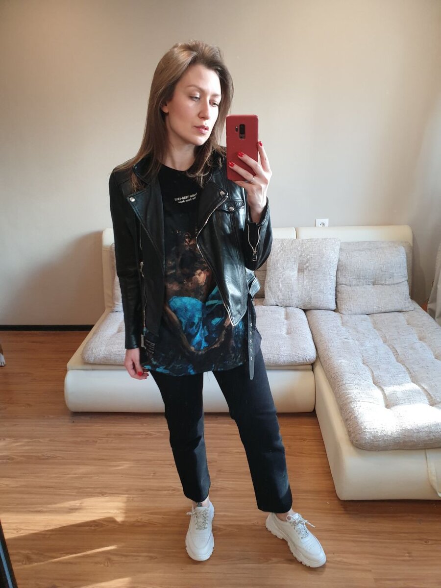 и даже самая нетрендовая косуха вполне может ужиться в нынешнем гардеробе. Я вот свою не выбрасываю (хотя еще в прошлом году, когда и сделано это фото) об этом подумывала))