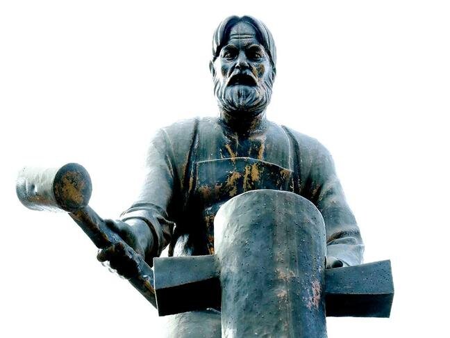 Памятник Даниилу Семёновичу Бокареву в городе Алексеевке Белгородской области