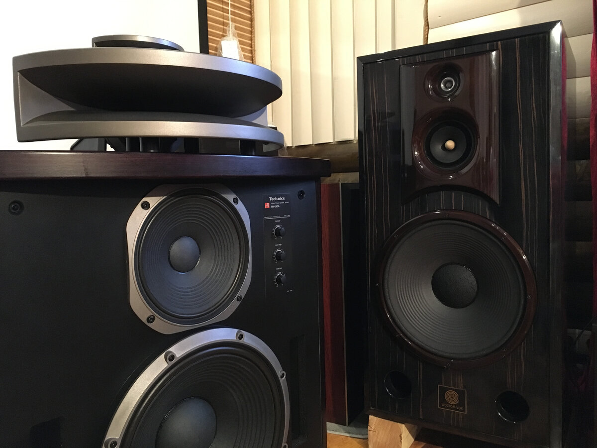 На фото Technics SB-E500 после проделанных работ и акустические системы STEREOTEST Monitor 6