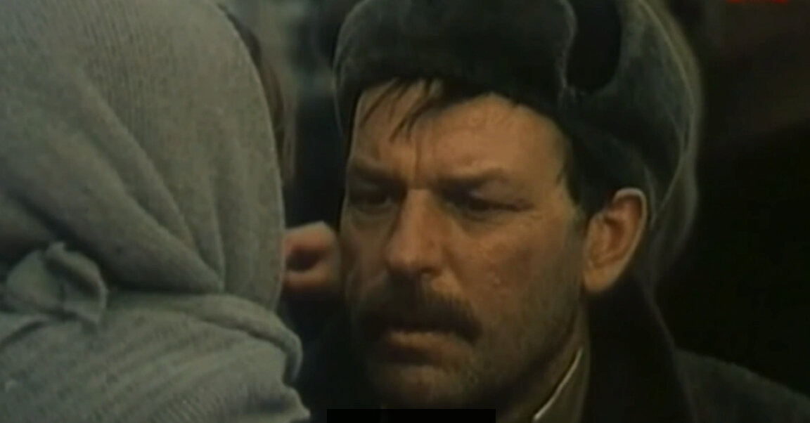 Кадр из кинофильма "Карусель на базарной площади", 1986 г., режиссер Николай Стамбула, сценарист Альберт Лиханов, композитор Владислав Шуть (скриншот)