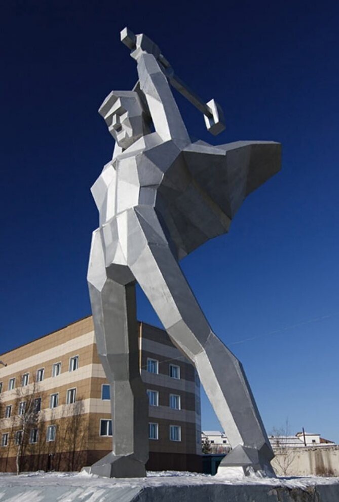 Достопримечательности России. Амурская область. г. Тында. Памятник строителям БАМа. Фото из открытых источников.