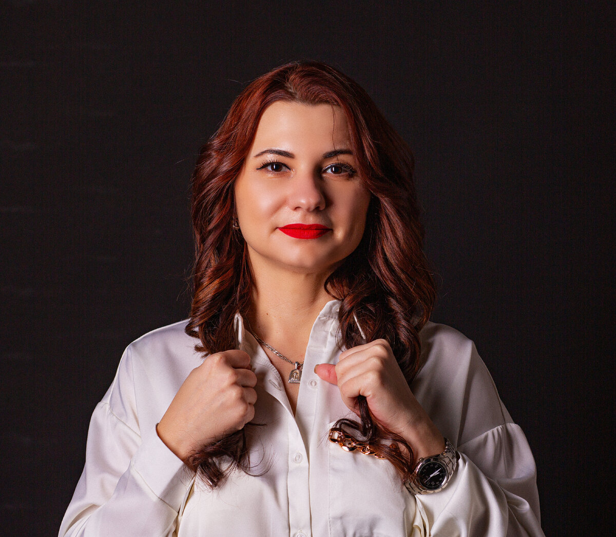 Анна специалист с 18-летним стажем работы, прошла более сотни семинаров и мастер-классов по колористике, стрижкам, укладкам, химической завивке. Несколько раз обучалась в международных студиях Wella и Londa, а также у именитых мэтров И.Охмак и Р. Татьянин. 