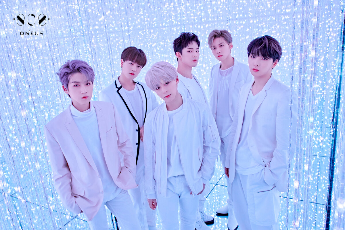 ONEUS только недавно стали получать награды и быть более-менее популярными. Фото взято из интернета. 