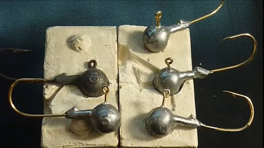 За последние 10-15 лет джиговые приманки приобрели популярность. Секретом этого является их универсальность, приемлемая цена и достаточно высокая эффективность.