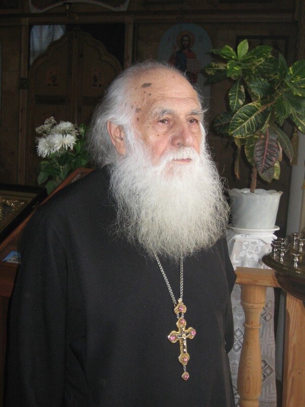 На фото: Протоиерей Василий Стоков, мой духовный наставник.