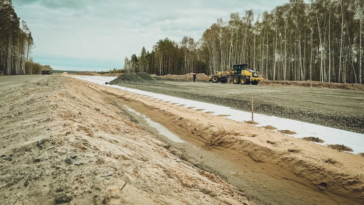     В Ольгинском районе запустили транспортное сообщение на важных участках дорог. Они открылись впервые за последние два десятка лет.