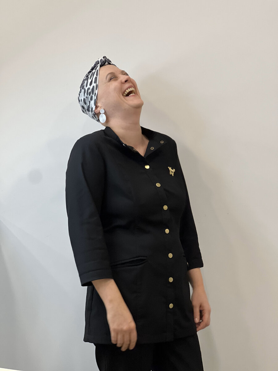 Это наш мастер Катерина. Смеется тут над ляпами других, как будто у самой и не было