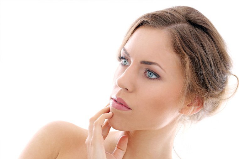 Этот серовато-белый цвет (седину) дает как раз сочетание воздушных полостей и отсутствия пигмента.