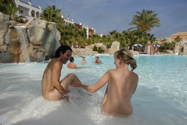 
В-третьих, в Египте принято торговаться, поэтому полезно завести спор о цене с египетским продавцом.