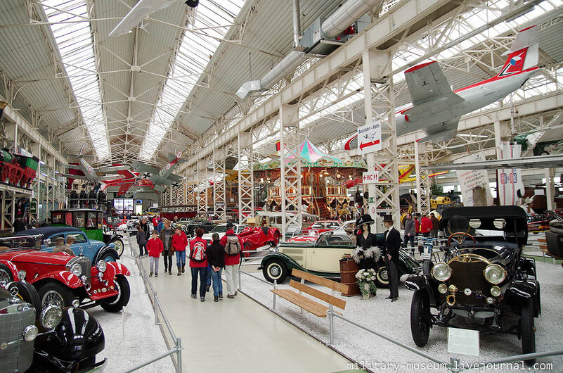 1. Начнём с первого зала. Напомню, что этот  ангар был вывезен немцами в ходе Первой мировой войны с захваченной ими  территории Франции и установлен в г. Шпайер.
