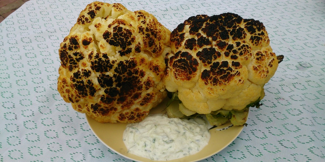 Цветная капуста с соусом дзадзики